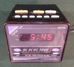 Vintage 1980’s Soundesign 3634BLK AM-FM Cube Digital Clock Radio-Tested