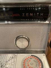 Vintage Zenith Royal 3000 Trans-Oceanic FM-AM Multiband Radio WORKING READ