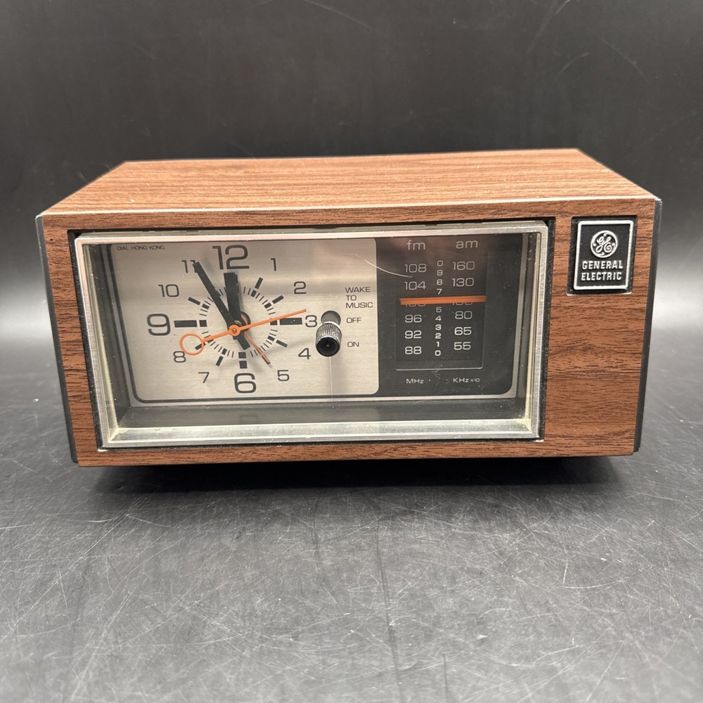 Vintage GE Clock Radio 7-4550C AM/FM Alarm Walnut Grain Retro Tested Works READ