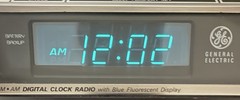 General Electric GE 7-4646A Digital AM/FM Radio Alarm Clock Wood Grain