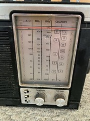 Vintage Sears Solid State/ Multi-Band Model #800.24270 800 Radio AM/FM/TV1/TV2/P