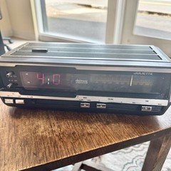Juliette LED Clock Radio EL-1988 Singapore Electronic Solid State Faux Wood VTG