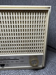 Vintage Zenith Solid State FM/AM Long Distance Radio Model A-410-W 15 AMP