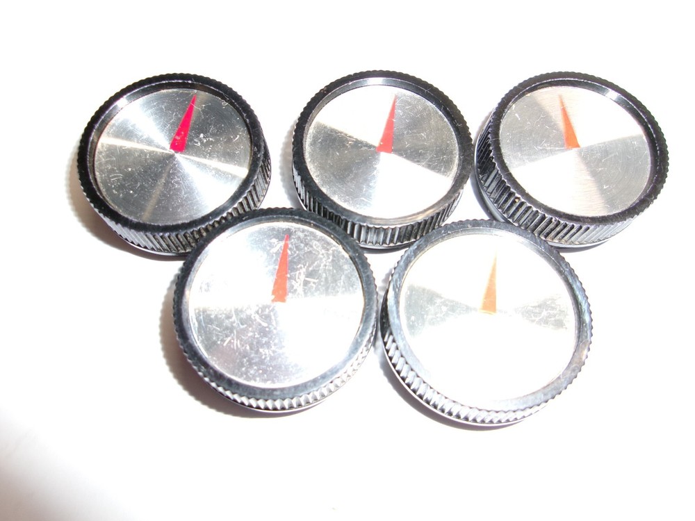 5 BLACK PLASTIC CONTROL KNOBS W/ALUM CENTES