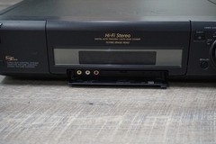 Sony SLV-975HF 4-Head HiFi Stereo Digital VCR VHS Cassette Player/Recorder (904