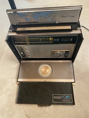 Vintage Zenith Solid State Trans-Oceanic Royal 7000-1, 11 Band Portable Radio