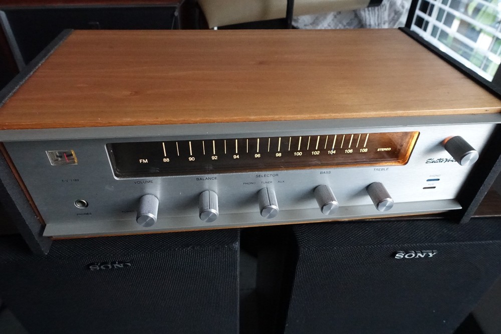 Electro-Voice E-V 1180 FM Stereo Receiver w/ Walnut Wood