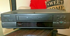 Daewoo DV-F523N 4-Head VHS VCR Video Cassette Player No Remote vintage used