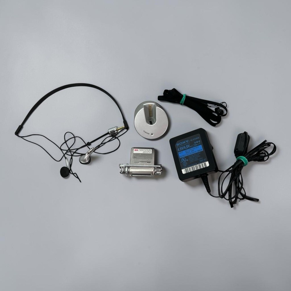 Rare Vintage 2003 Sony Walkman NW MS70D Magic Gate – W/ Charger & Headphones