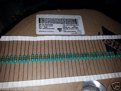 LOT OF 100 NEW GENUINE VISHAY DALE IRF04ER330K IR-4 33uH 10% HI END INDUCTORS!