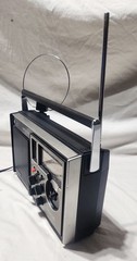 Vintage Panasonic RF-1115 UHF, PSB High, AM, FM, AC/DC portable radio