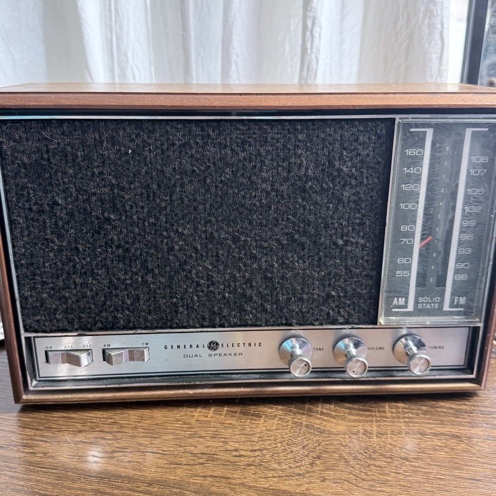 Vintage GE Dual Speaker AM/FM Solid State Wood Table Radio Works Read