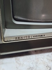 VTG Zenith 13″ Color CRT TV System 3 Space Command Woodgrain Retro