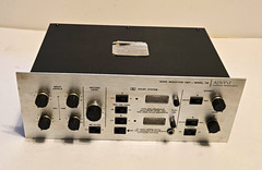 Advent Model 100 Dolby Noise Reduction Audio Processor Control Unit Preamplifier