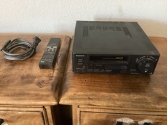 VINTAGE SONY EV-C40 8MM VIDEO 8 PLAYER RECORDER W/REMOTE VCR POWERS ON UNTESTED