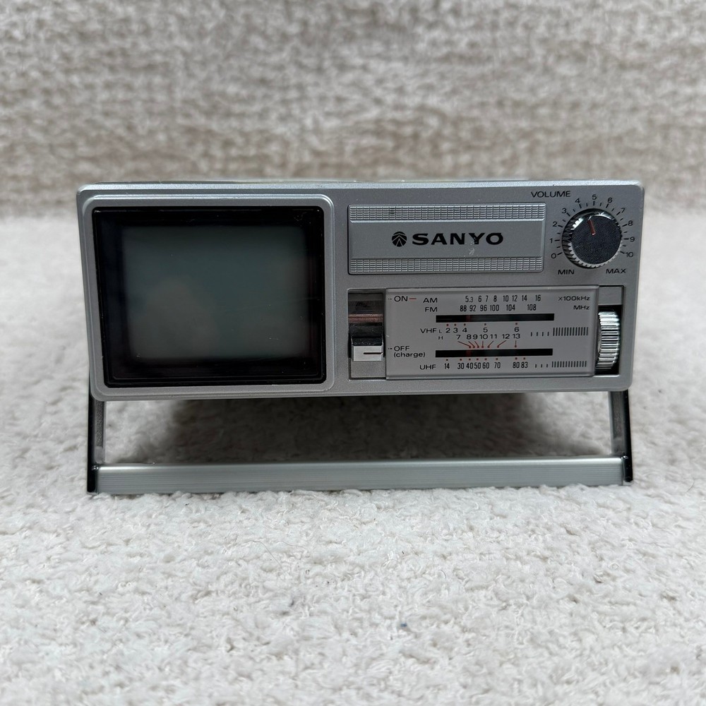 Vintage Sanyo TPM2000 Portable TV AM FM Radio Silver 1980 Made in Japan Retro