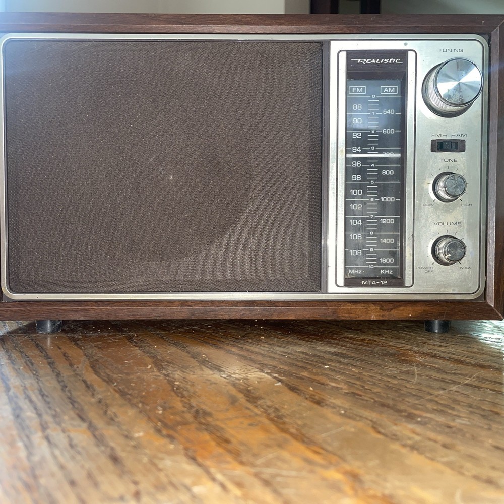 Realistic MTA-12 AM FM Table Radio Wood Grain Vintage Radio Shack Tested Working