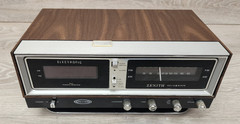 Zenith Circle Of Sound R472 Solid State AM FM Radio Alarm Clock Tested Working