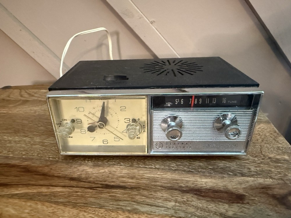 Vintage GE General Electric C551D Clock Radio Alarm AM Transistor Tested Working