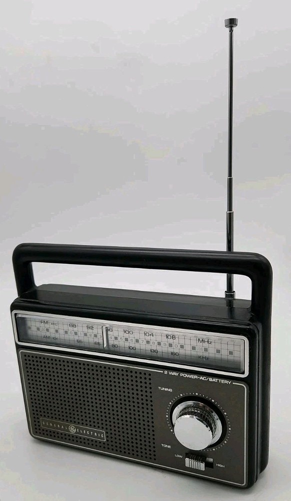 Portable Radio AM FM General Electric Solid State Two-Way Power 7-2825A Tested