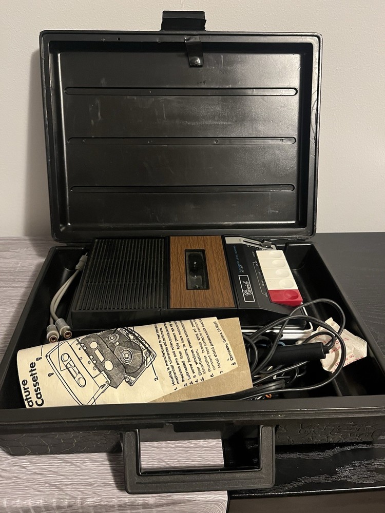 Cariole Model 19858 Cassette Deck Automatic Level Control with Case