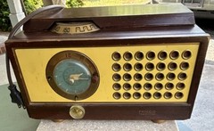 Philco TransiTone AM Radio Analog Clock Wood Case Vintage