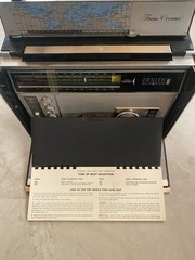 Vintage Zenith Solid State Trans-Oceanic Royal 7000-1, 11 Band Portable Radio