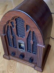 General Electric GE Reproduction Model 7-4100JA Cathedral AM/FM Radio Wood Works
