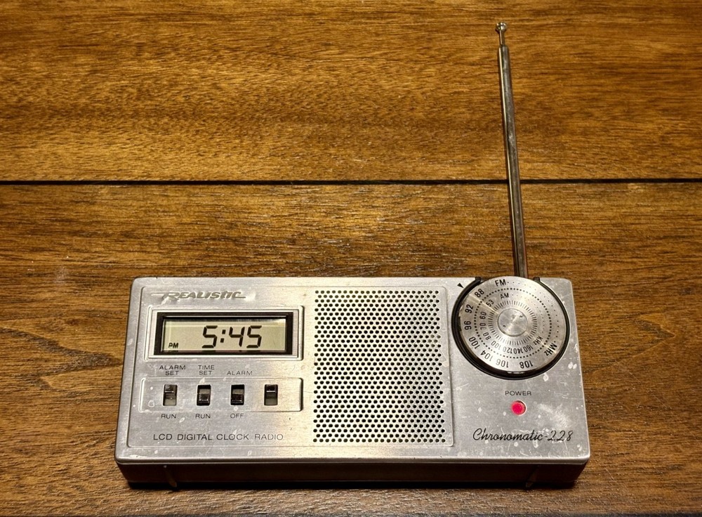 Vintage RadioShack Realistic Chronomatic 228 LCD Digital Clock Radio READ NOTES