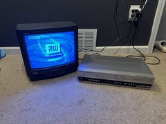 Sony Trinitron 13″ model KV-13M42 2002 Retro gaming TV With Remote Working