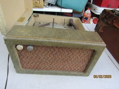 Vintage RCA Victor 6-ES-5 Record Player Tube Amp Speaker Case Sold Repair Parts