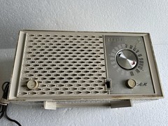 Vintage Zenith AM/FM Radio S-52233 Mid-Century, Tested & Working