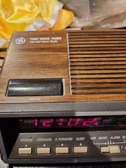 Vintage GE Model 7-4616B Two Wake Times FM/AM Alarm Clock Radio Works Great