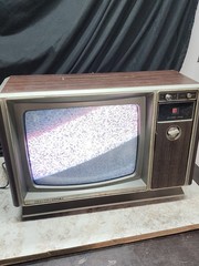 VTG Zenith 13″ Color CRT TV System 3 Space Command Woodgrain Retro