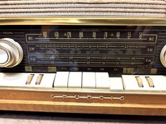 Vintage 1958 Grundig 2066 Tabletop Radio West Germany AM-FM-SW