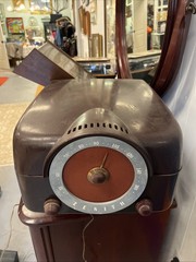 Vintage 1951“Working” Zenith Bakelite COBRA-MATIC Tube Radio Phonograph M- H664