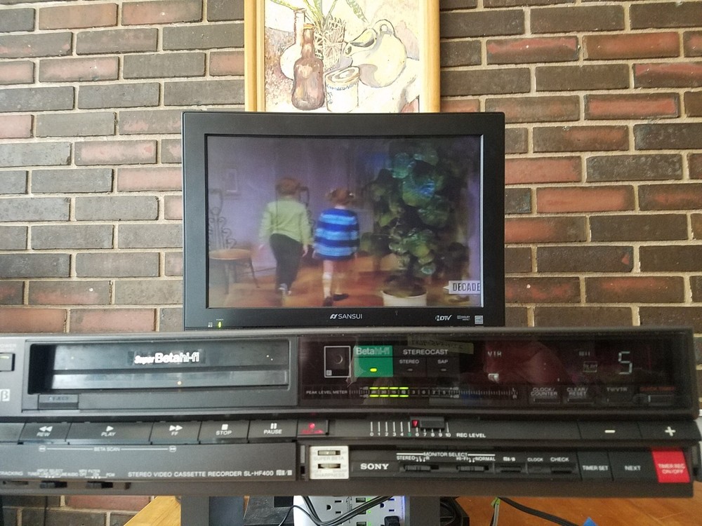 Sony SL-HF400 Super BetaMax VCR, beautiful works great! With manual and Remote