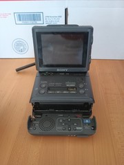 Sony GV-500 8mm Hi8 Stereo HiFi VCR Video Walkman No Charger