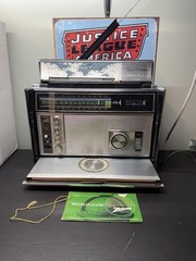 Zenith Royal D7000Y Trans-Oceanic Radio Tested Working w/ Original Map Booklet