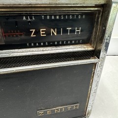 Zenith Royal 1000-1 Trans-Oceanic WaveMagnet Multiband Radio Untested