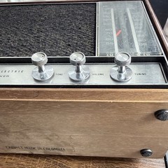 Vintage GE Dual Speaker AM/FM Solid State Wood Table Radio Works Read