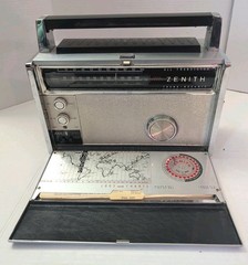 Vintage Zenith Trans-Oceanic AM-FM Multi-Band Royal 3000-1 Works Great