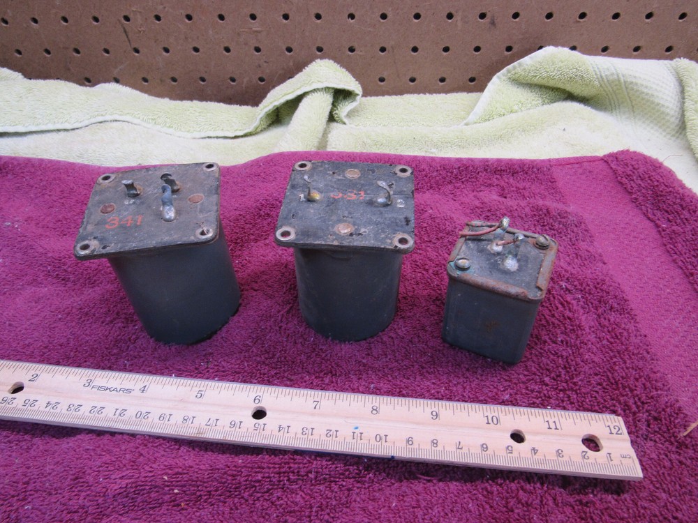 (2) SMALL TRANFORMERS + (1) CAPACITOR WESTERN ELECTRIC ERA UNKNOWN MAKER