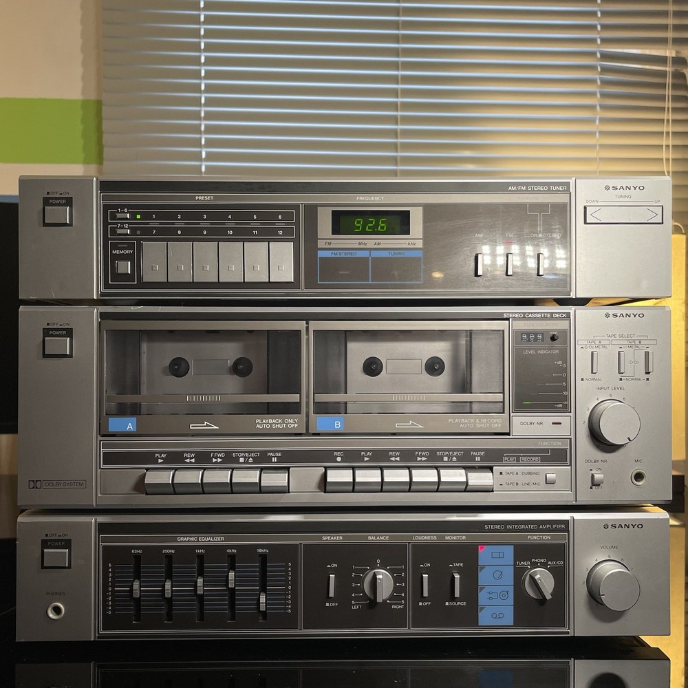SANYO Vintage Stereo Set (Amp, Tape Deck, Tuner, Original Cables) Made In Japan