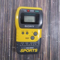 Sony SRF-M70 FM/AM Walkman Sports Radio Yellow Keypad Lock Taiwan Digital Tuner