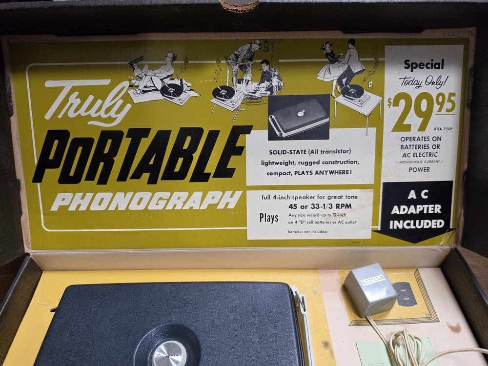 Vintage Mayfair PH-88 Portable Record Player 45/33 RPM w/ Original Box, AC…