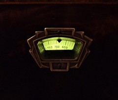 Old Antique Wood Zenith Vintage Tube Radio Converted to Retro Bluetooth Speaker