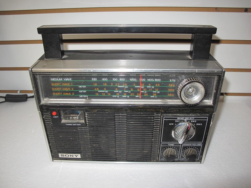 Sony, TR-1002, Radio, Pre-owned, Not sure if it works