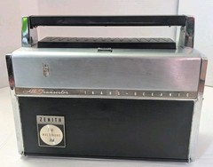 Vintage Zenith Trans-Oceanic AM-FM Multi-Band Royal 3000-1 Works Great