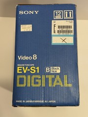 Sony 8 EV-S1 8mm digital w/remote -Powers up, doesn’t play on screen, see video